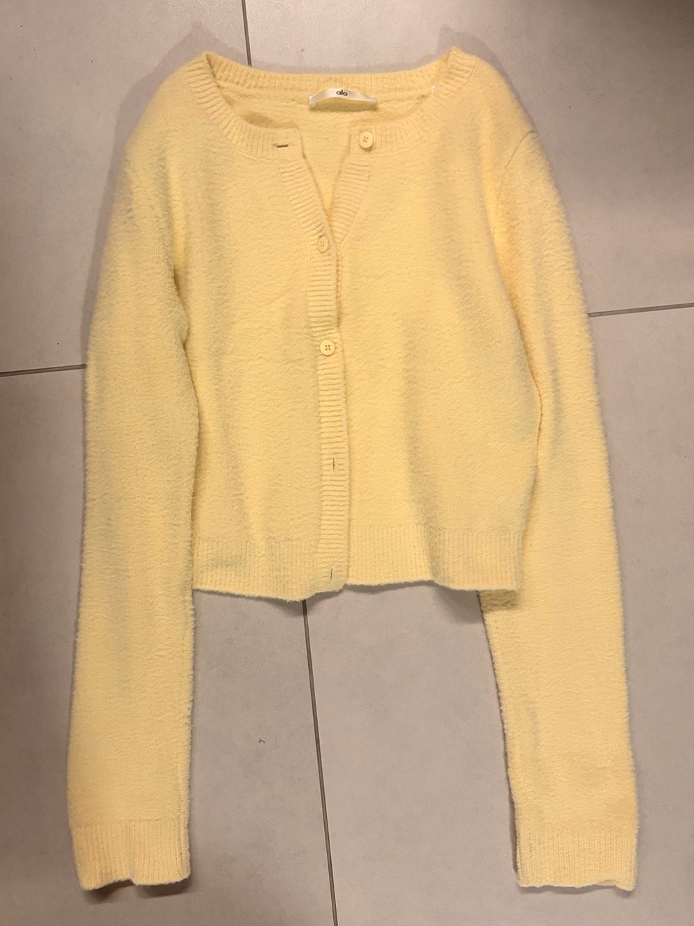 ALO Yoga Women's Cropped Button-Front Sweater Cardigan - Light Yellow